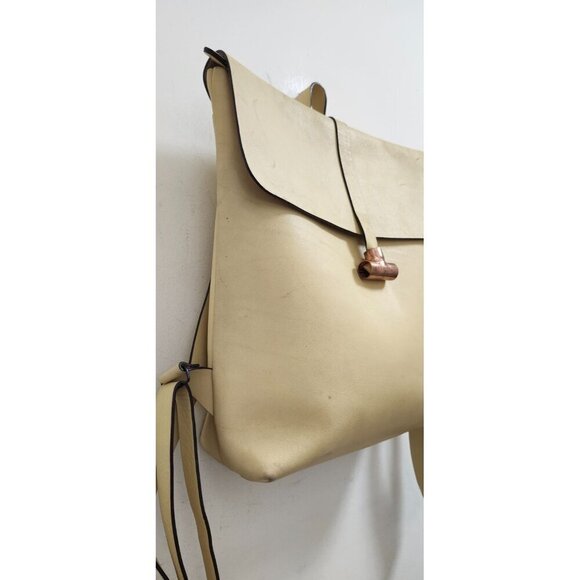 GAG BACKPACK PERA Leather Creamy lemon hue — elegant and versatile main image 12